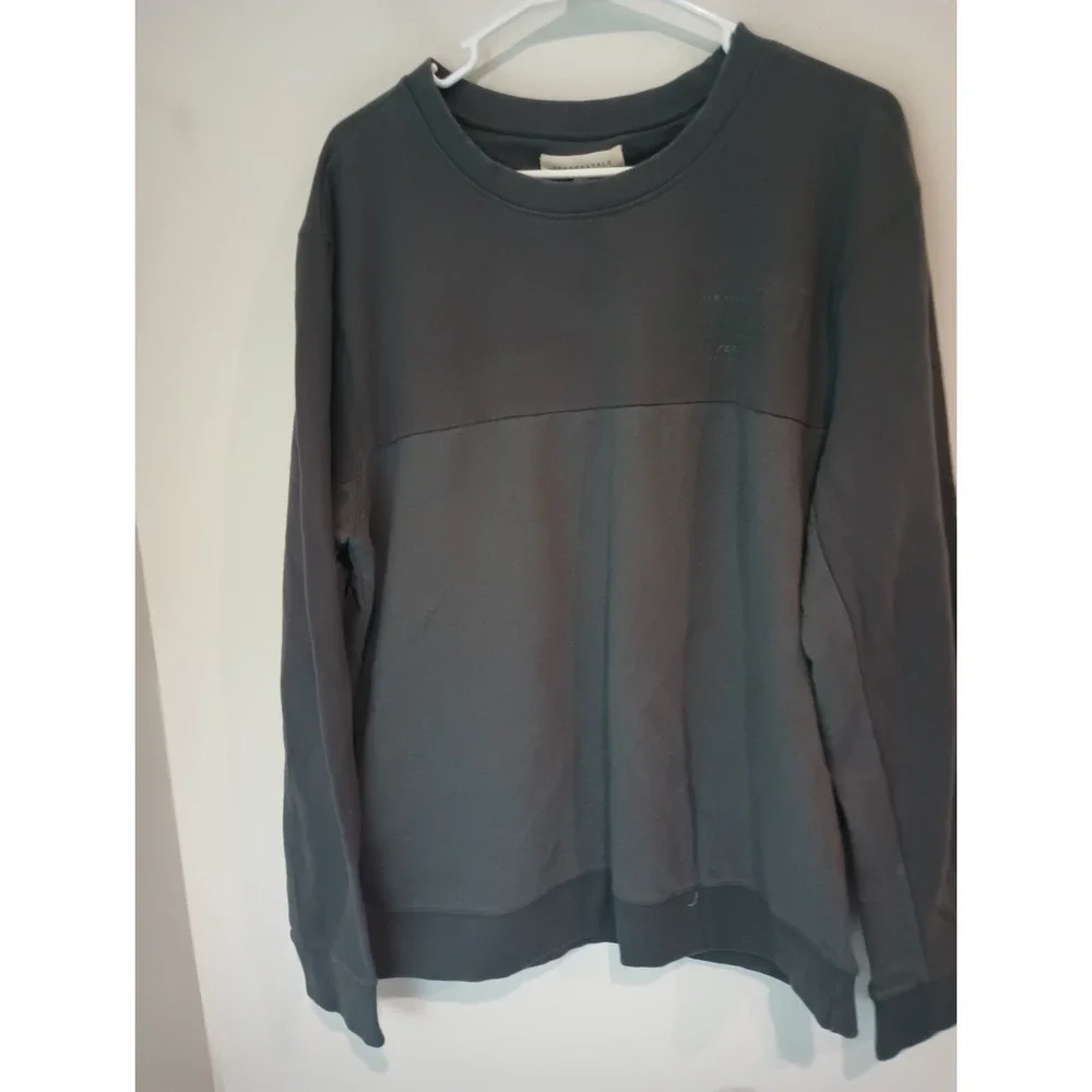 Aeropostale Mens Sweatshirt Size L Gray Embroidered Japanese Script Crewneck